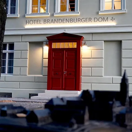 Отель Brandenburger Dom Бранденбург